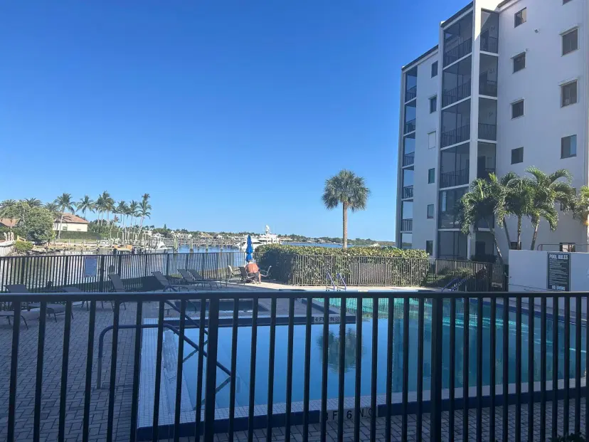 Picture of 11370 Twelve Oaks Way 117, North Palm Beach FL 33408