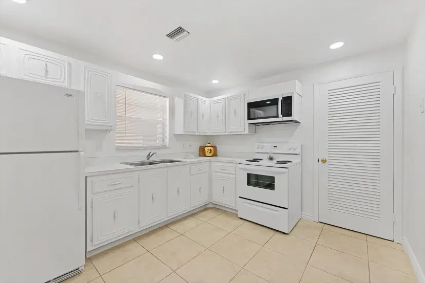 Picture of 10821 N Military Trail 19, Palm Beach Gardens FL 33410