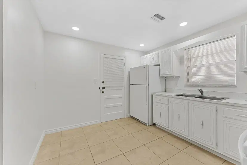 Picture of 10821 N Military Trail 19, Palm Beach Gardens FL 33410