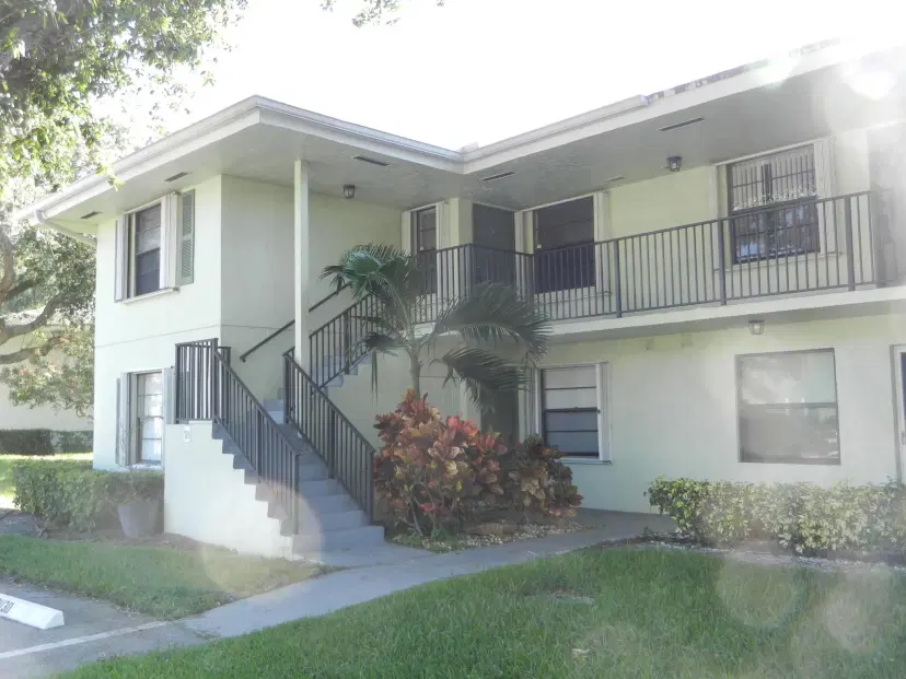 Picture of 701 Sabal Ridge Circle E, Palm Beach Gardens FL 33418