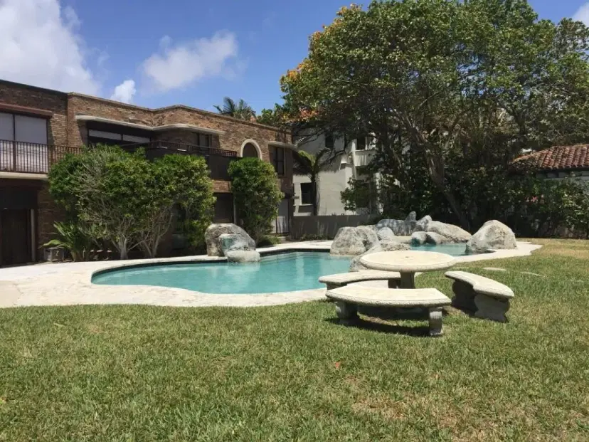 Picture of 625 Ocean Blvd, Golden Beach FL 33160