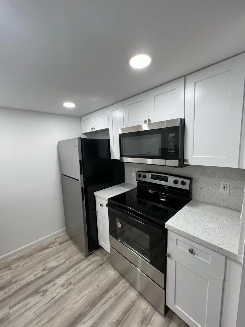 Picture of 13355 SW 9Th Ct 210H, Pembroke Pines FL 33027