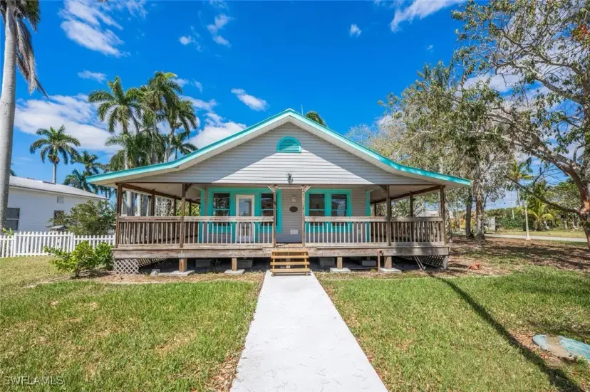 Picture of 202 Allen Ave, Everglades City FL 34139
