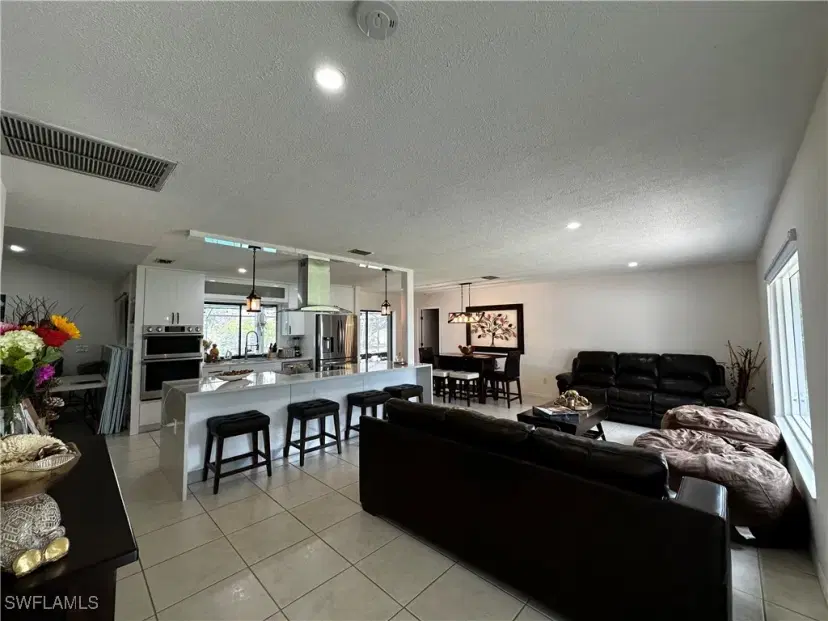 Picture of 1119 SE 20Th Pl, Cape Coral FL 33990