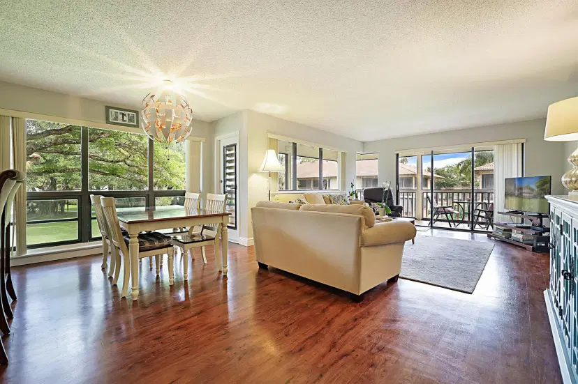Picture of 167 Brackenwood Road, Palm Beach Gardens FL 33418