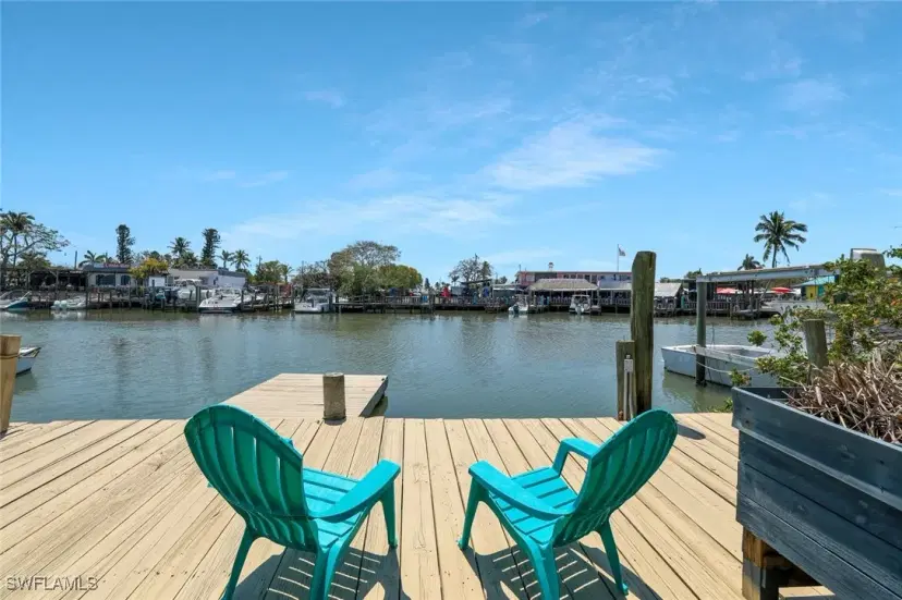 Picture of 237 Harbor Pl N, Goodland FL 34140