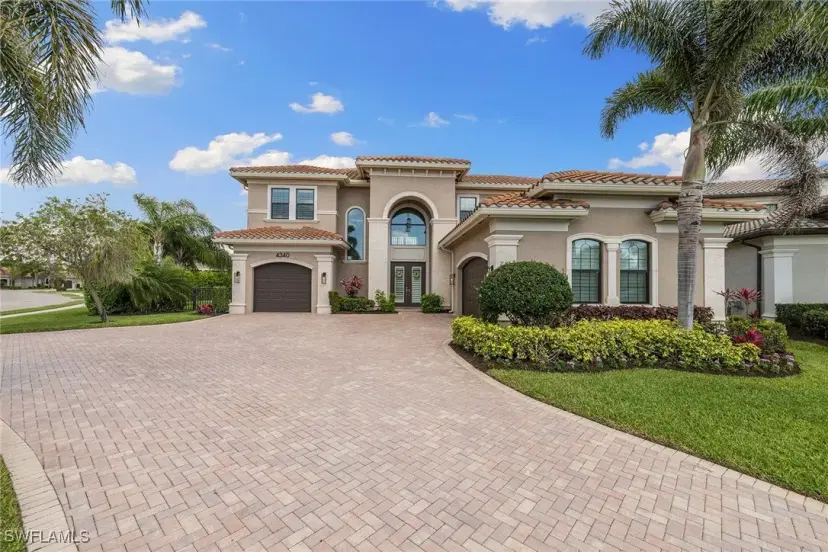 Picture of 4340 Avalon Ct, Naples FL 34119