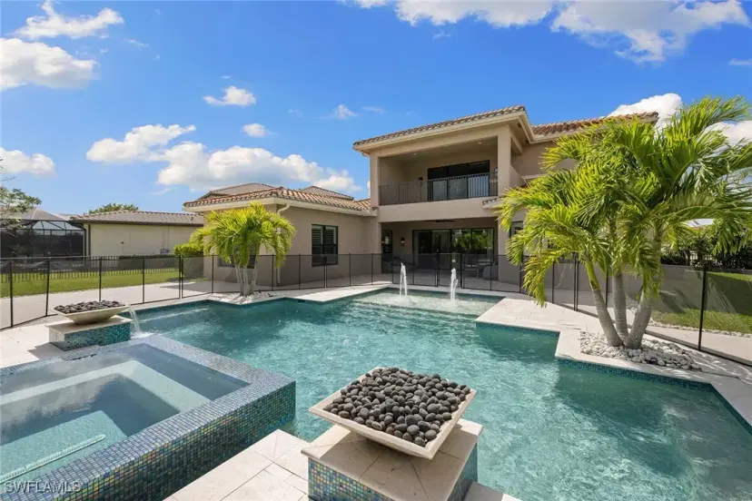 Picture of 4340 Avalon Ct, Naples FL 34119