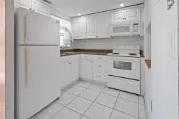 Picture of 8135 Sunrise Lakes Boulevard 208, Sunrise, FL 33322