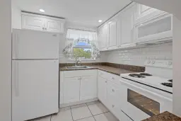 Picture of 8135 Sunrise Lakes Boulevard 208, Sunrise, FL 33322