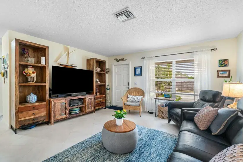 Picture of 121 Deerfield Drive, Jupiter FL 33458