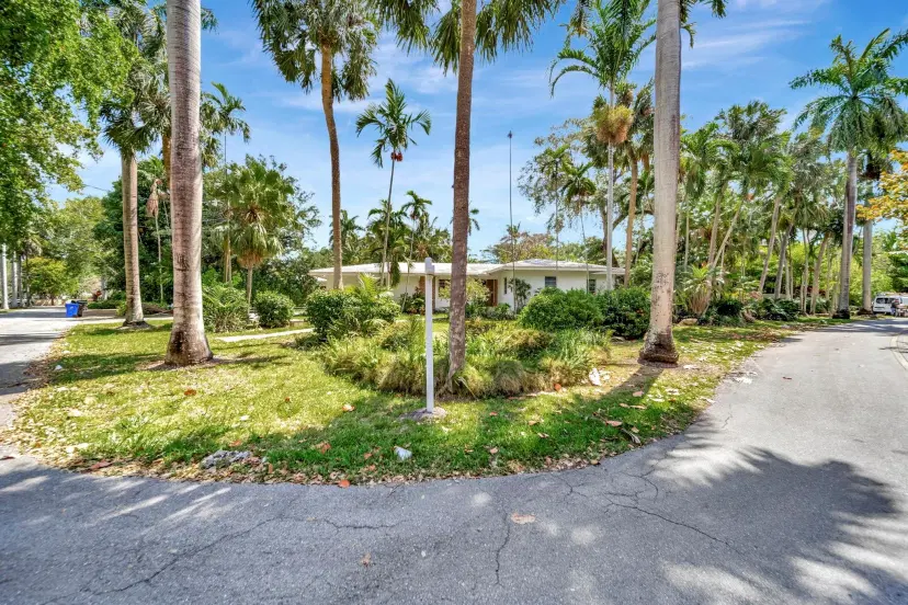 Picture of 1601 Brickell Dr, Fort Lauderdale FL 33301