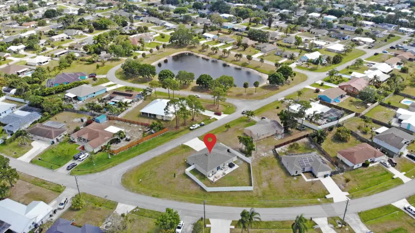 Picture of 402 SE Doat Street, Port St Lucie FL 34983