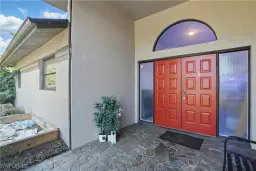 Picture of 910 SE 19Th Ln, Cape Coral, FL 33990