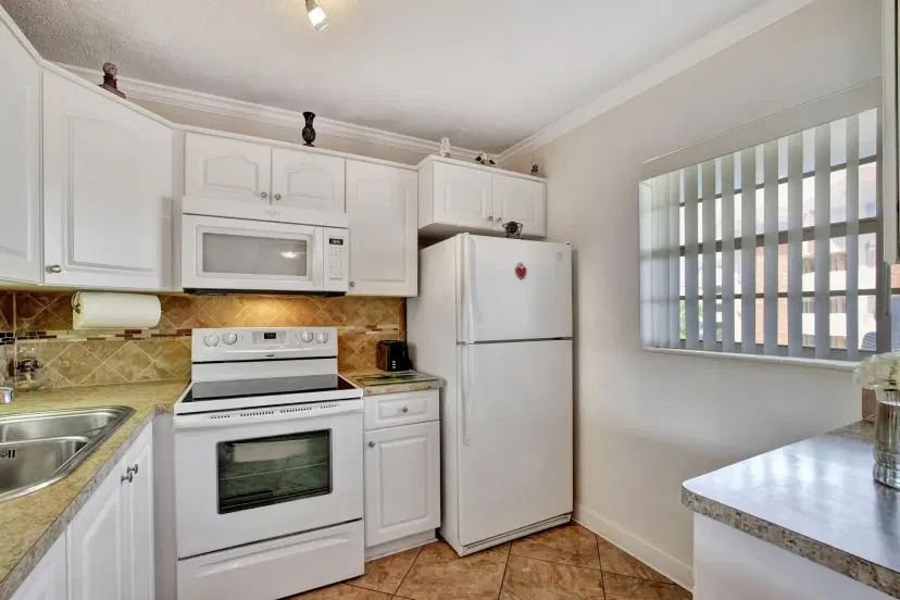 Picture of 2800 NW 47Th Terrace 203B, Lauderdale Lakes FL 33313
