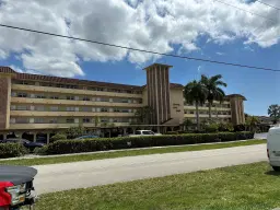 Picture of 4100 Crystal Lake Dr 109, Deerfield Beach, FL 33064