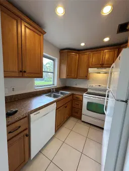 Picture of 4100 Crystal Lake Dr 109, Deerfield Beach, FL 33064