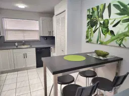 Picture of 9521 Sunrise Lakes Blvd 103, Sunrise, FL 33322
