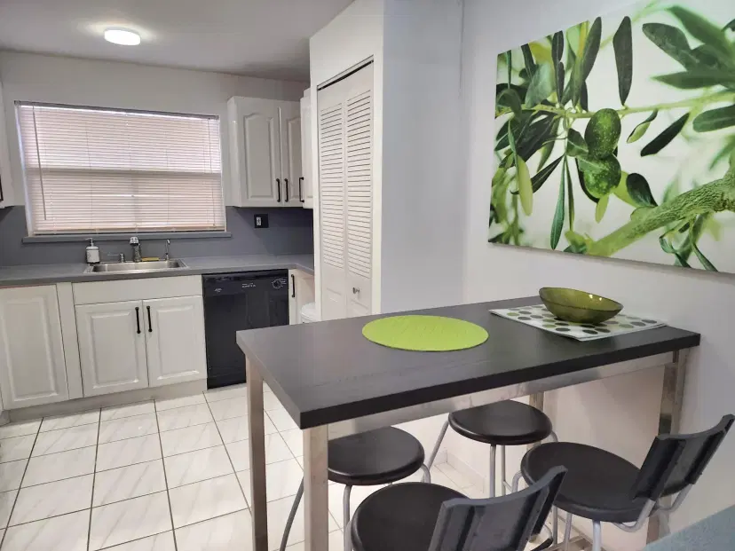 Picture of 9521 Sunrise Lakes Blvd 103, Sunrise FL 33322