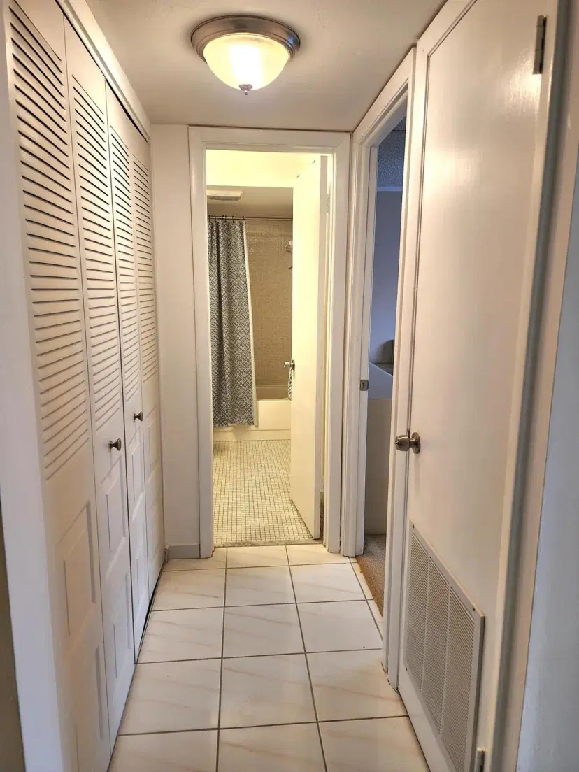 Picture of 9521 Sunrise Lakes Blvd 103, Sunrise FL 33322