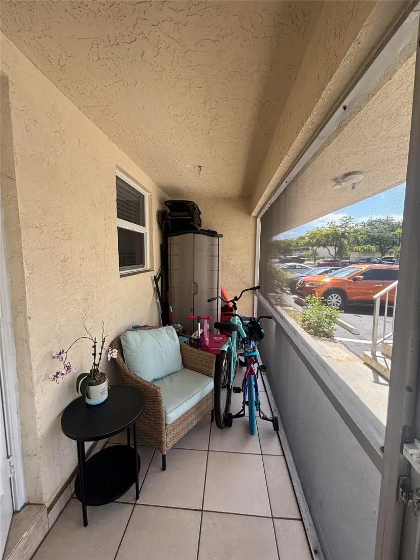 Picture of 5377 SW 40Th Ave 105, Fort Lauderdale FL 33314
