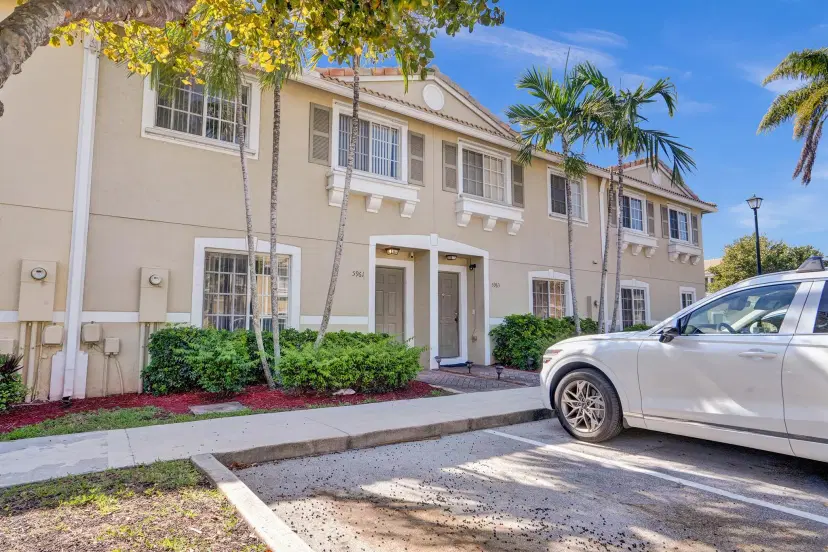 Picture of 5961 London Lane, Tamarac FL 33321