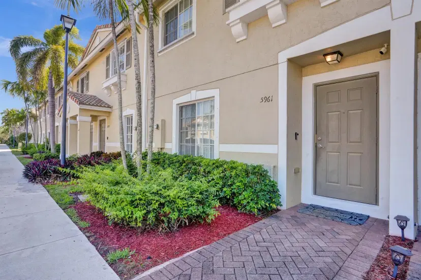 Picture of 5961 London Lane, Tamarac FL 33321