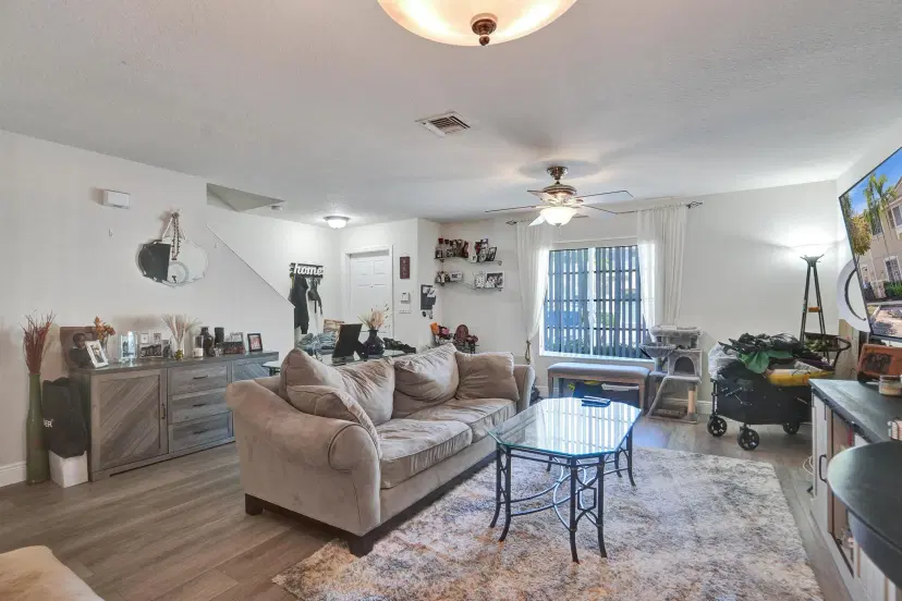 Picture of 5961 London Lane, Tamarac FL 33321