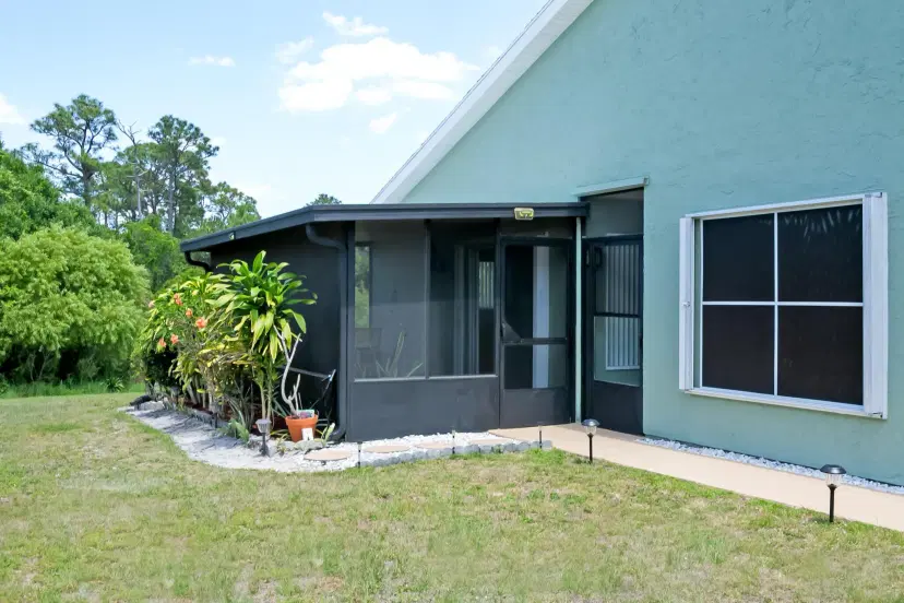 Picture of 1429 SE Larkwood Circle, Port St Lucie FL 34952