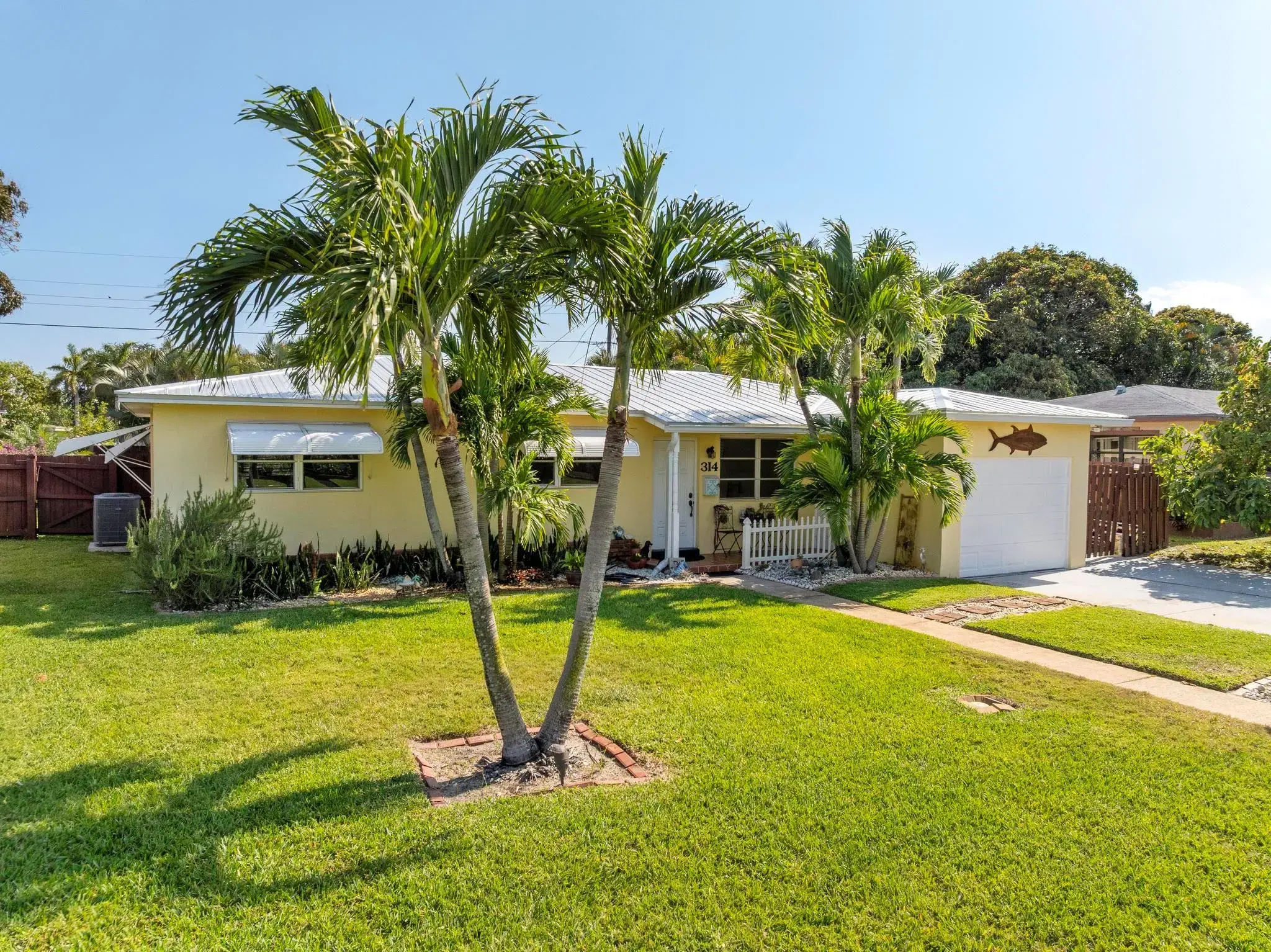 Picture of 314 E Jasmine Drive, Lake Park, FL 33403