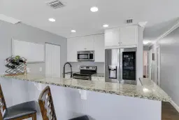 Picture of 532 Riverside Drive, Palm Beach Gardens, FL 33410