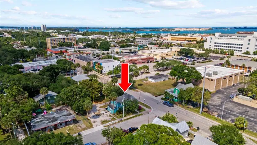 Picture of 700 Boston Avenue, Fort Pierce FL 34950