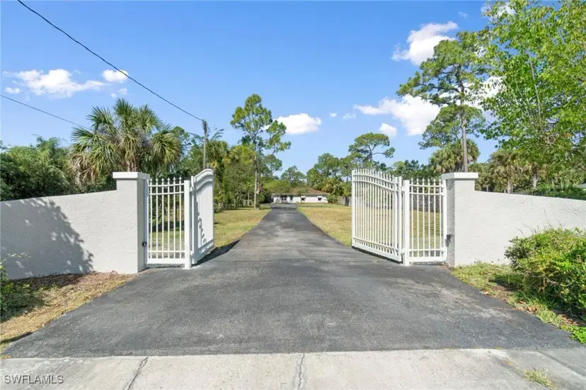 Picture of 1171 15Th St Sw, Naples FL 34117