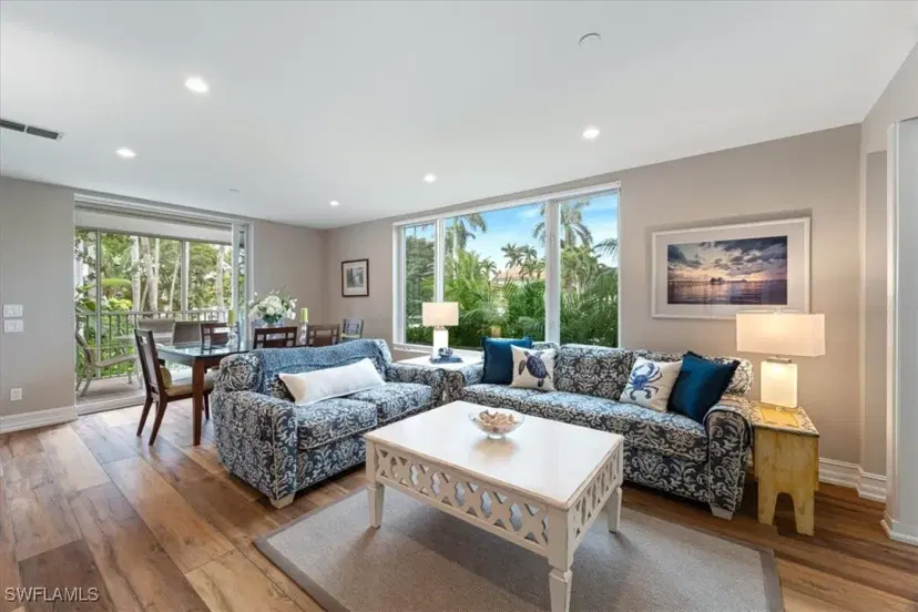 Picture of 180 6Th Ave S 3, Naples FL 34102