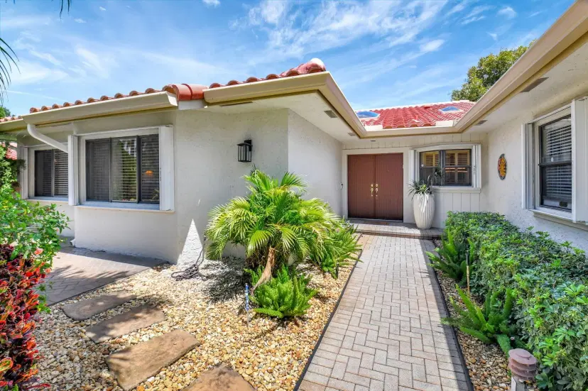 Picture of 18 Bristol Lane, Boynton Beach FL 33436