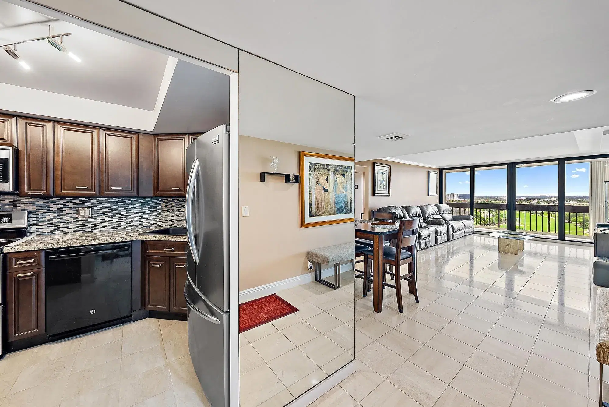 Picture of 2400 Presidential Way 1204, West Palm Beach, FL 33401
