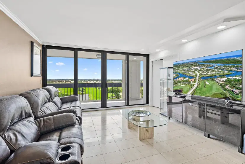 Picture of 2400 Presidential Way 1204, West Palm Beach FL 33401