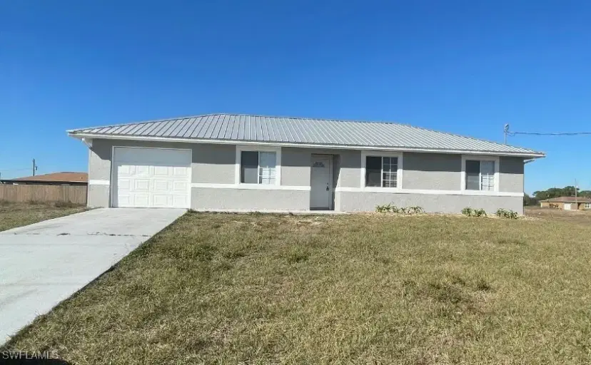 Picture of 7064 Tide Cir, Labelle FL 33935