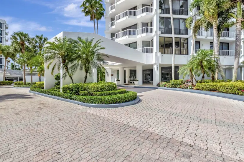 Picture of 20290 Fairway Oaks Drive 254, Boca Raton FL 33434