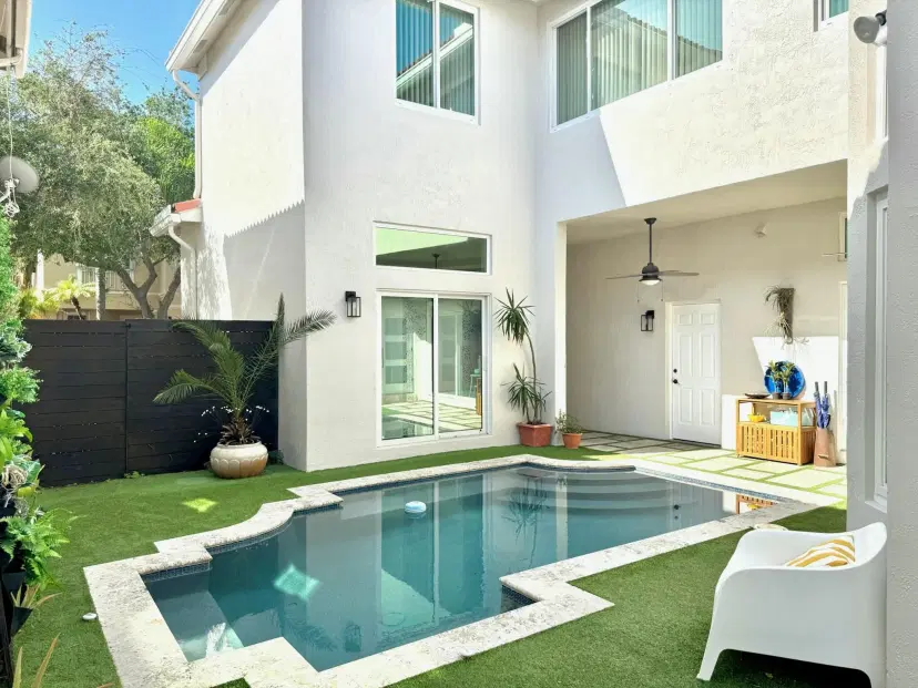 Picture of 1087 Satinleaf Street, Hollywood FL 33019