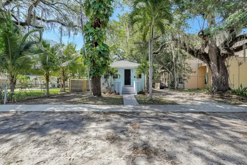 Picture of 930 NE 132Nd St, North Miami FL 33161