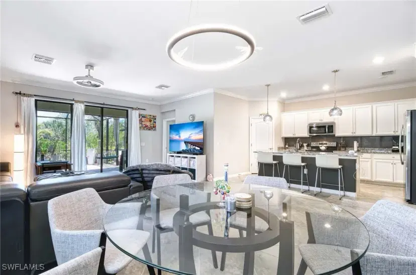 Picture of 1608 Vizcaya Ln, Naples FL 34113