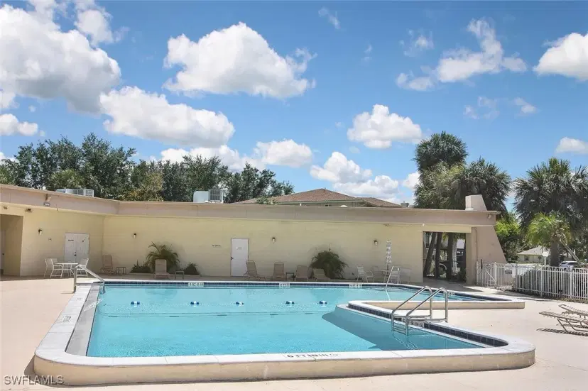 Picture of 2079 Barkeley Ln 8, Fort Myers FL 33907