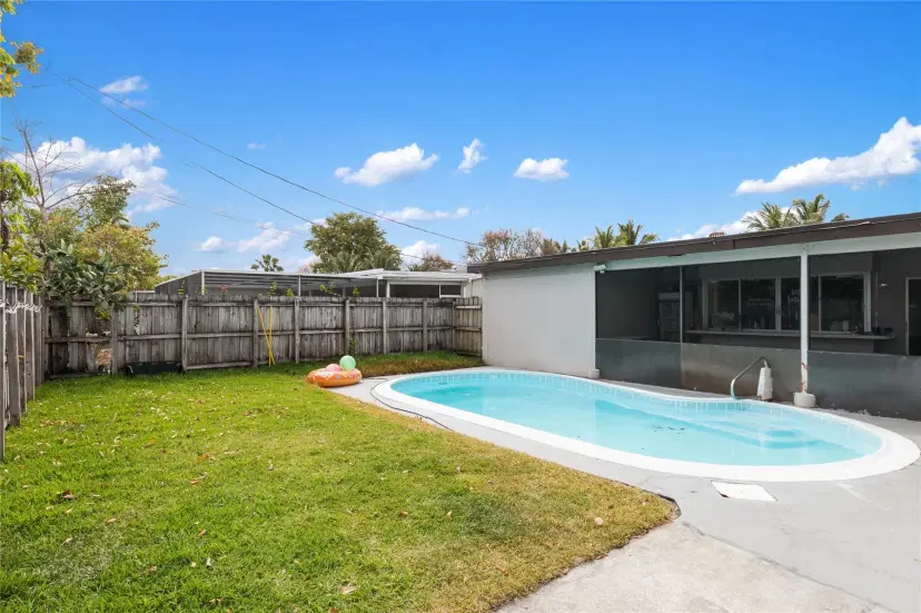 Picture of 7737 Embassy Blvd, Miramar FL 33023