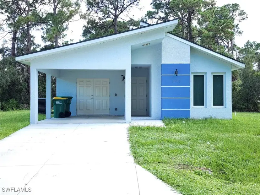 Picture of 17551 Robinson Ave, Port Charlotte FL 33948