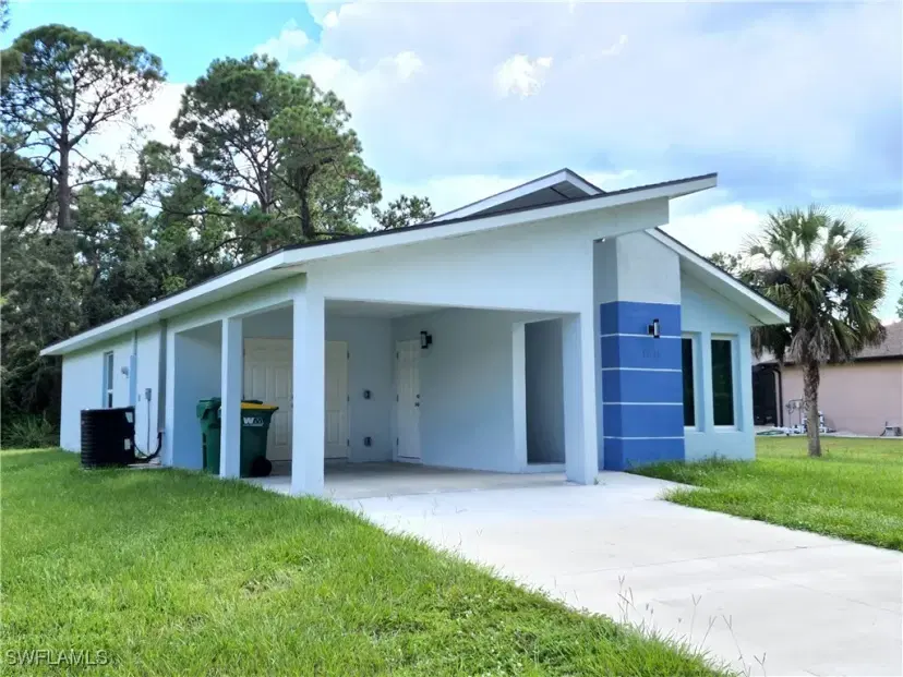 Picture of 17551 Robinson Ave, Port Charlotte FL 33948