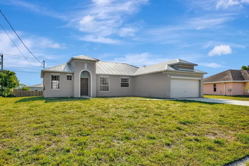 Picture of 423 NW Ravenswood, Port St Lucie FL 34983