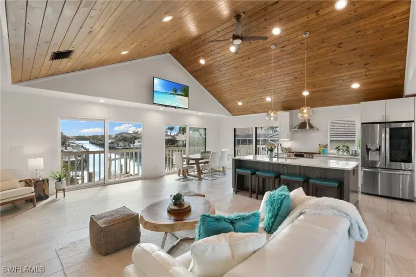 Picture of 651 Partridge Ct, Marco Island FL 34145