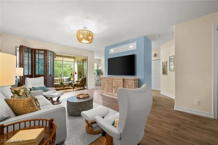 Picture of 770 Tarpon Cove Dr 702, Naples FL 34110