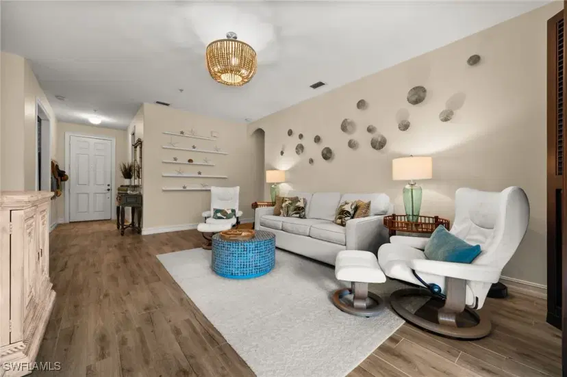 Picture of 770 Tarpon Cove Dr 702, Naples FL 34110